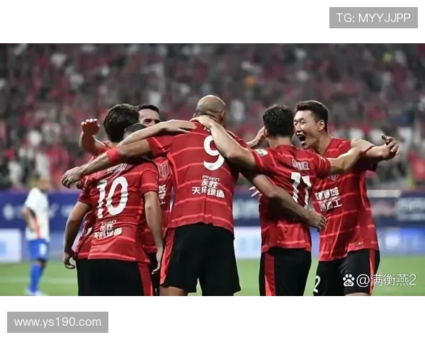 亚冠激战庆南与鹿岛争锋对决谁能在这场比赛中笑到最后